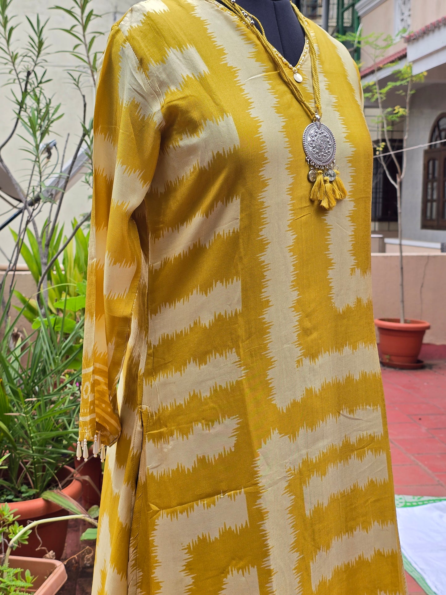Kurthi Pant Set